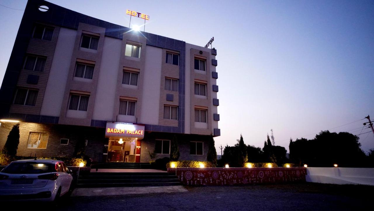 Hotel Badam Palace Udaipur Eksteriør bilde