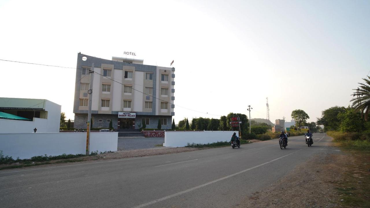 Hotel Badam Palace Udaipur Eksteriør bilde