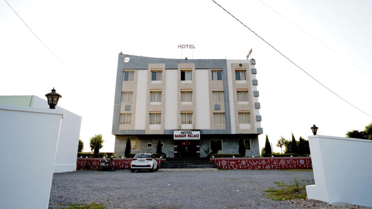Hotel Badam Palace Udaipur Eksteriør bilde